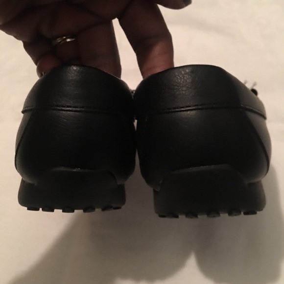 💙School-age Boy Children’s Place Slip Ons💙 - Picture 3 of 6